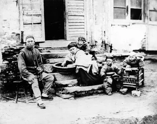 Een Chinese Familiescène, ca. 1870s
